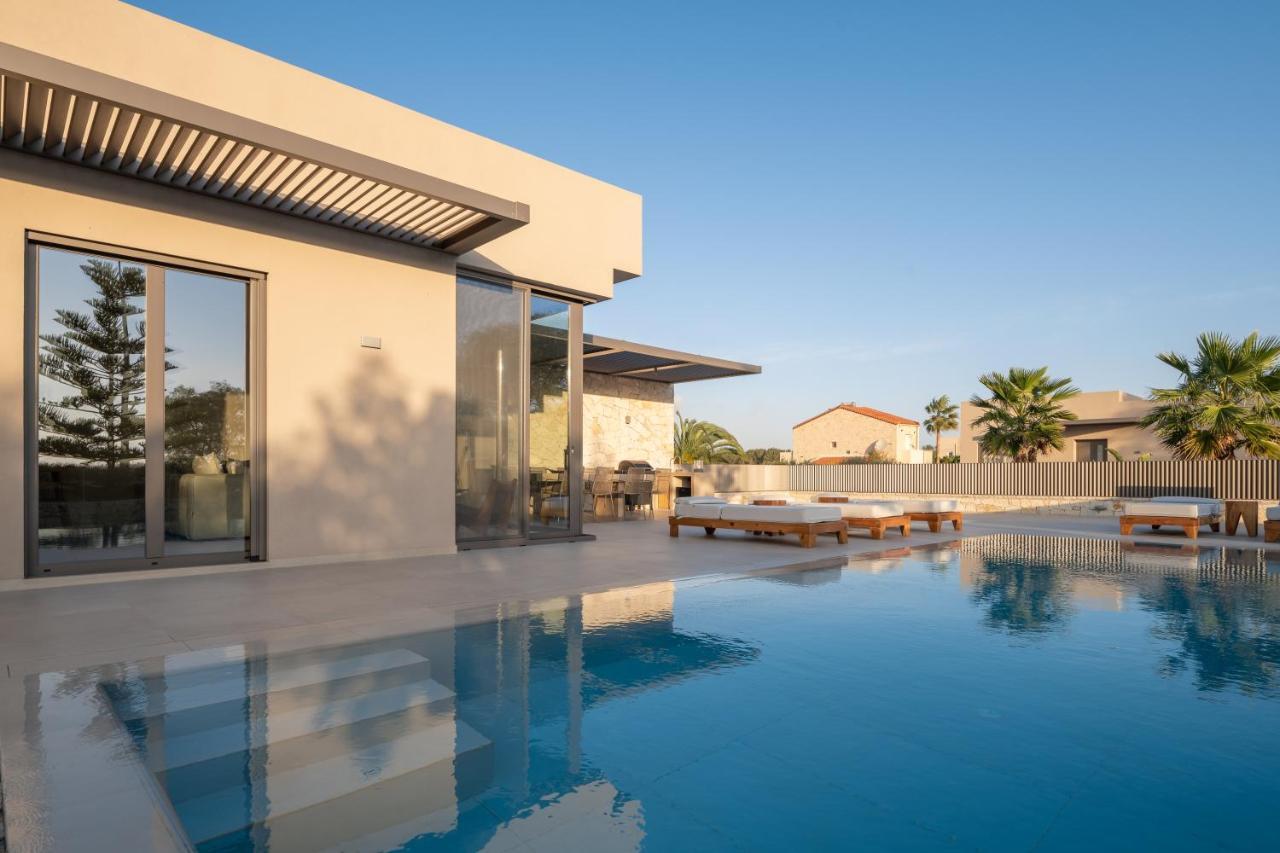 Athina Luxury Villa, With Pool & Walk To The Beach, By Thinkvilla Hanya Dış mekan fotoğraf