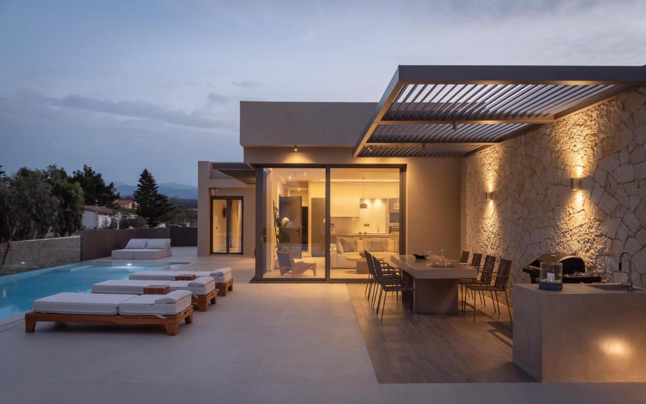 Athina Luxury Villa, With Pool & Walk To The Beach, By Thinkvilla Hanya Dış mekan fotoğraf
