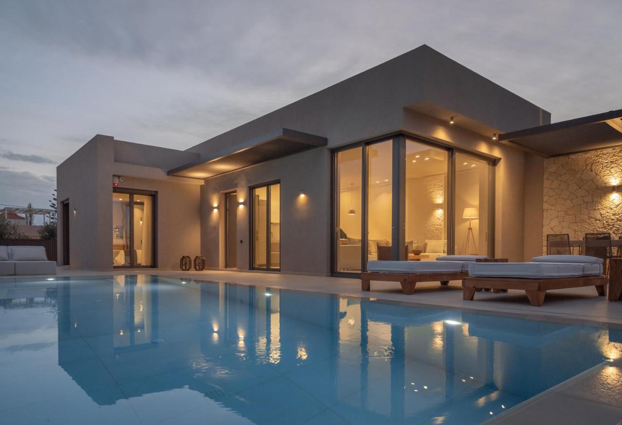 Athina Luxury Villa, With Pool & Walk To The Beach, By Thinkvilla Hanya Dış mekan fotoğraf