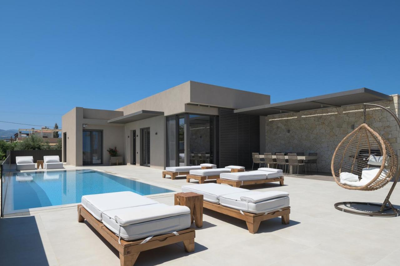 Athina Luxury Villa, With Pool & Walk To The Beach, By Thinkvilla Hanya Dış mekan fotoğraf