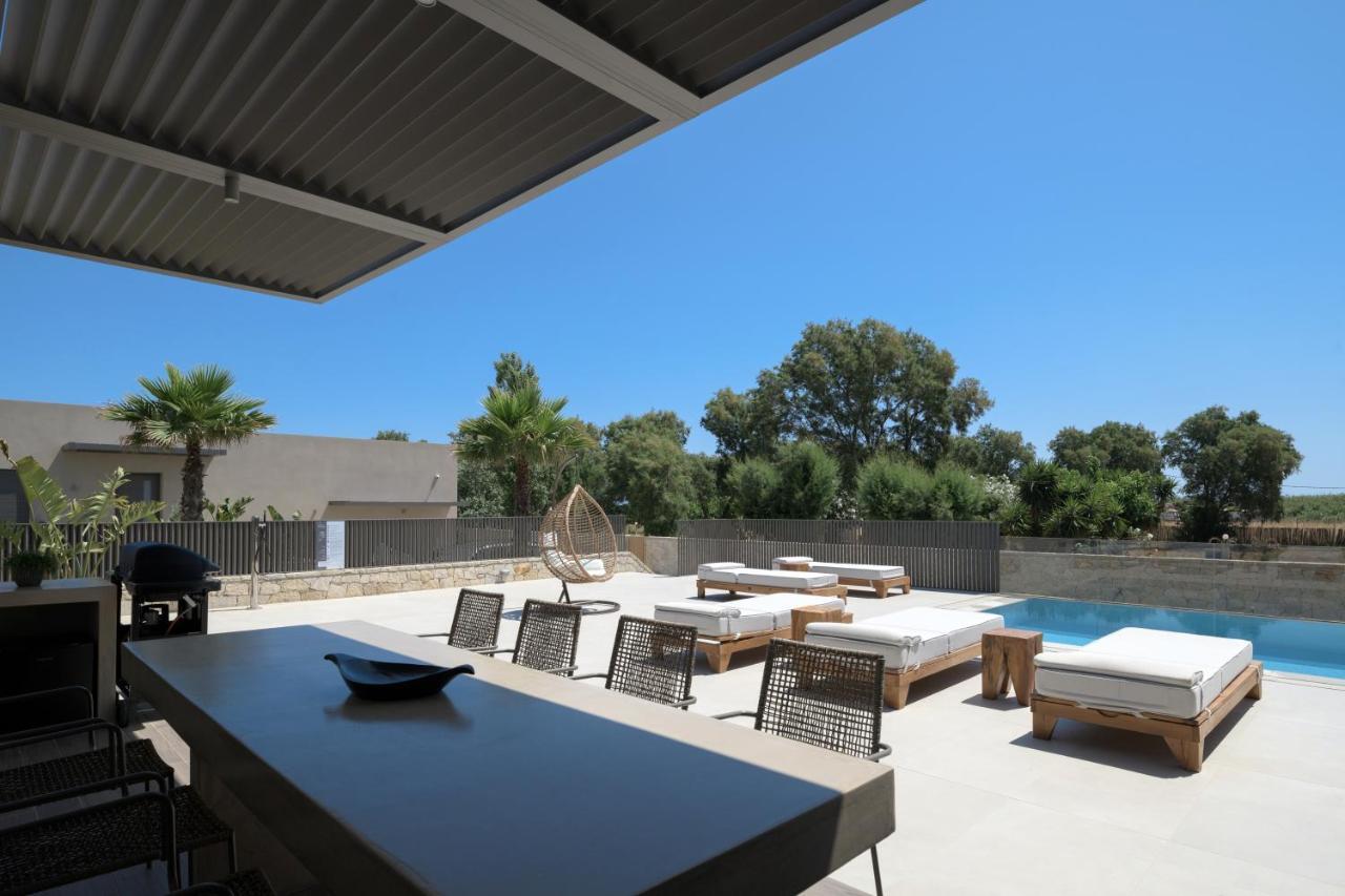 Athina Luxury Villa, With Pool & Walk To The Beach, By Thinkvilla Hanya Dış mekan fotoğraf